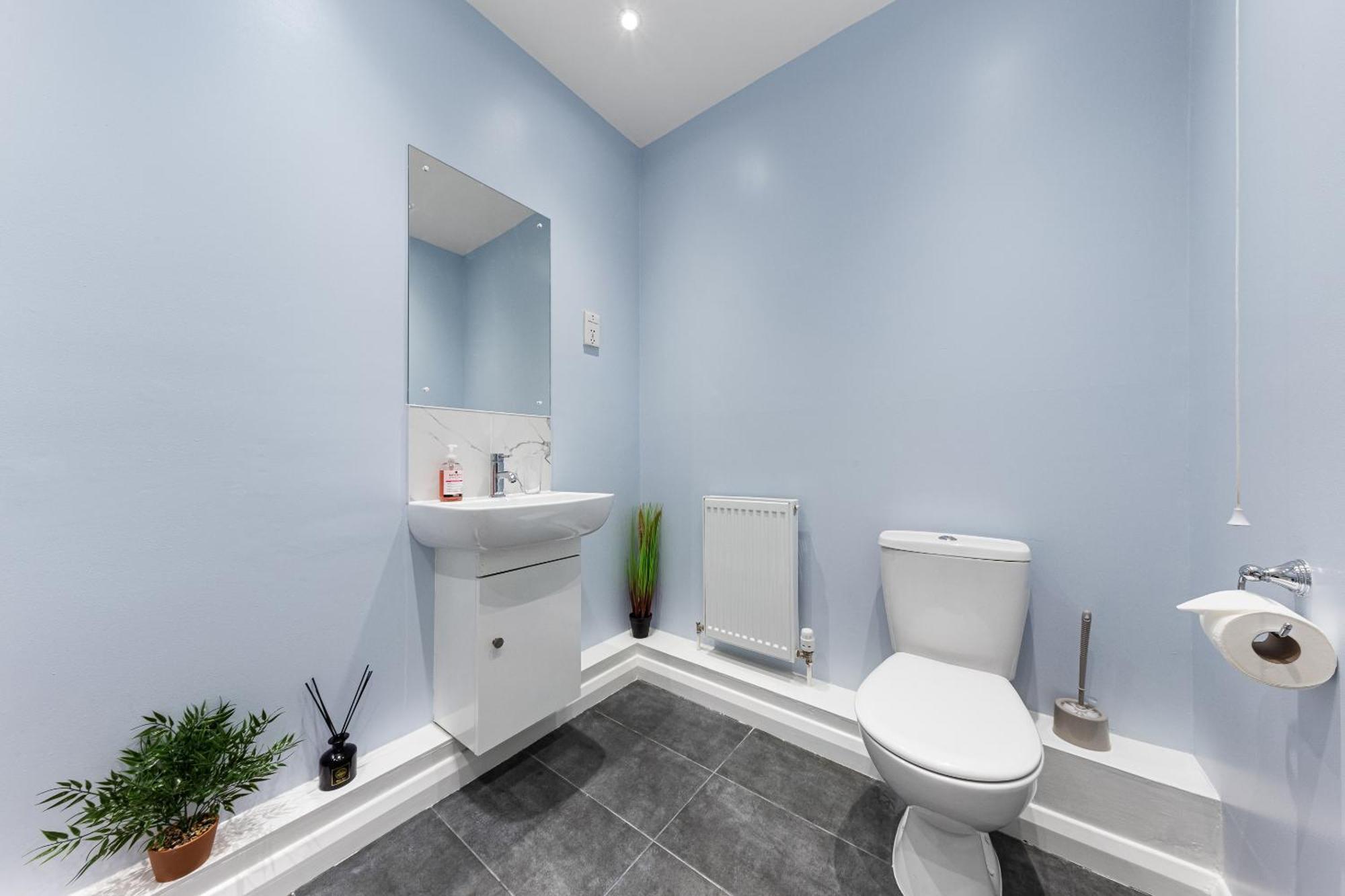 Elegant 2Br London Hideaway- King Bed, Sleeps 6 - Parking- Instant Book- 20 Percent Off Limited Time! Barnet Bagian luar foto