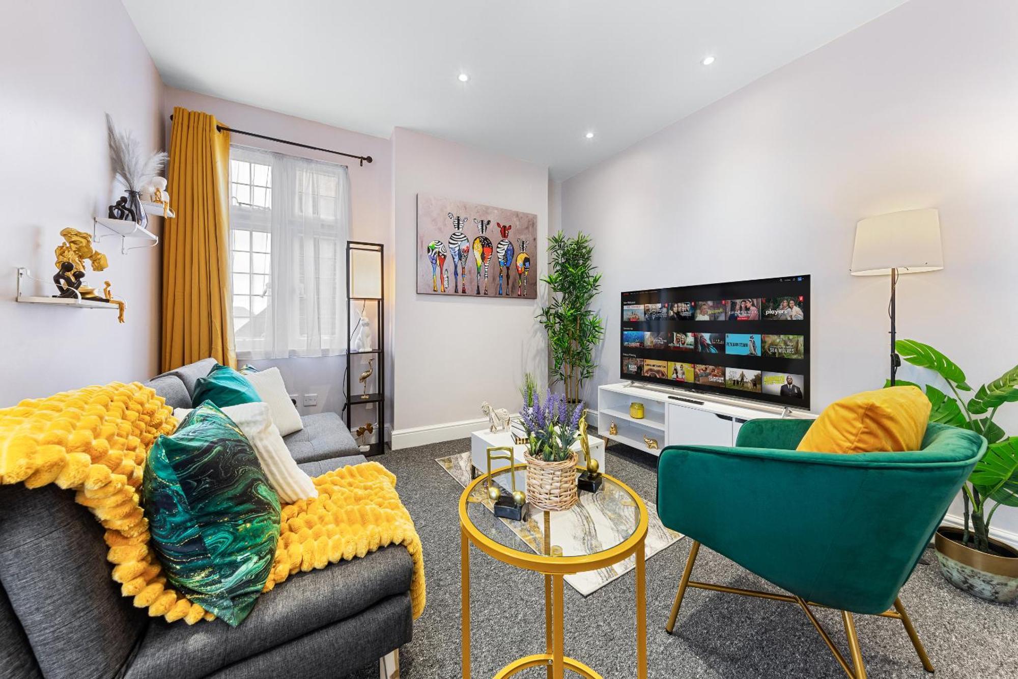 Elegant 2Br London Hideaway- King Bed, Sleeps 6 - Parking- Instant Book- 20 Percent Off Limited Time! Barnet Bagian luar foto